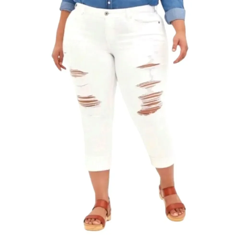 TORRID PLUS Size White Distressed Cropped Vintage Boyfriend Jeans Size 18 NWOT